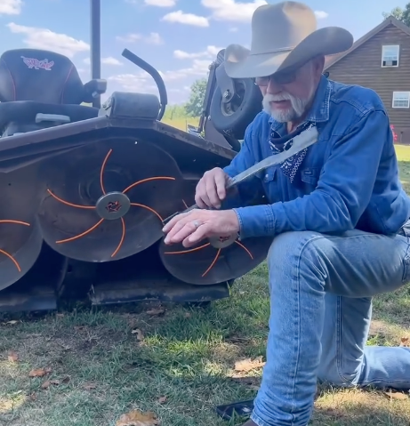 Why Your Zero Turn Mower Deserves a Remarkable Upgrade This Season